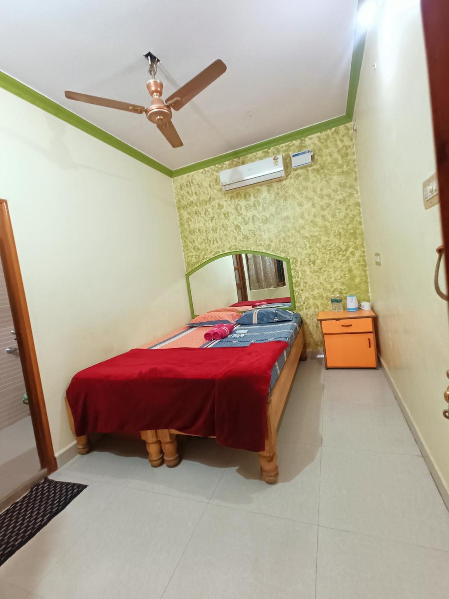 Thilak Home Stay Hampi Extérieur photo