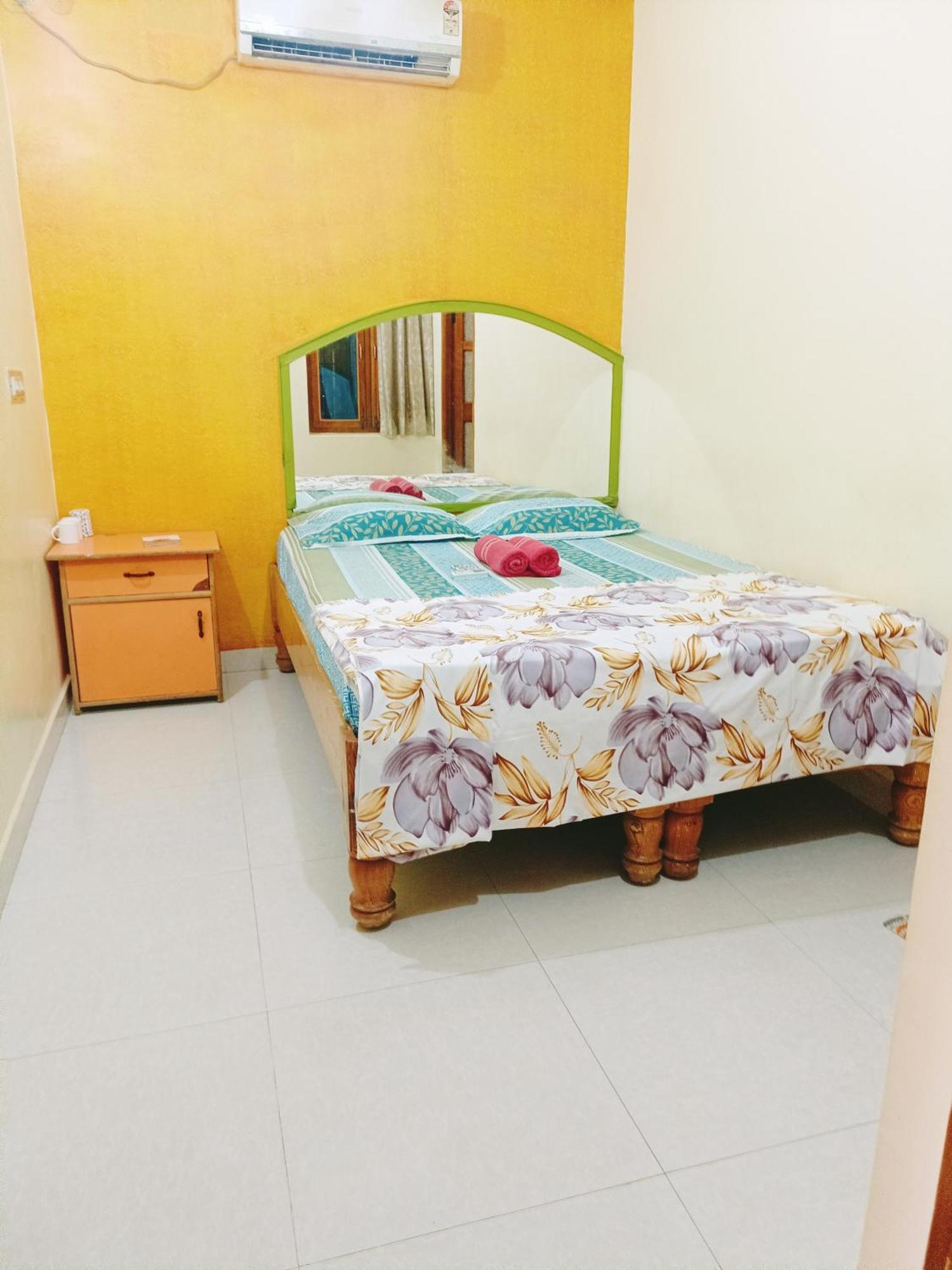 Thilak Home Stay Hampi Extérieur photo
