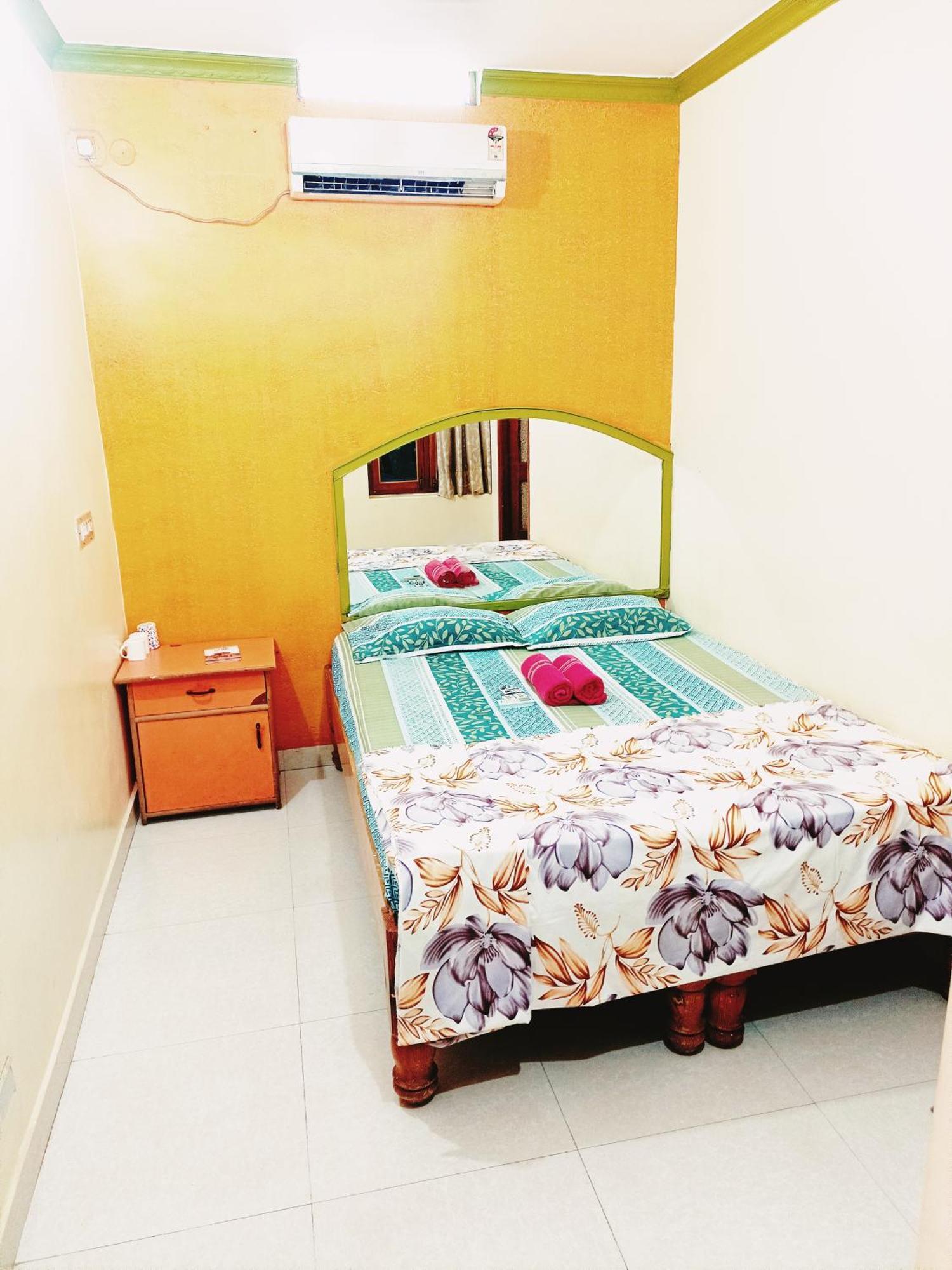 Thilak Home Stay Hampi Extérieur photo