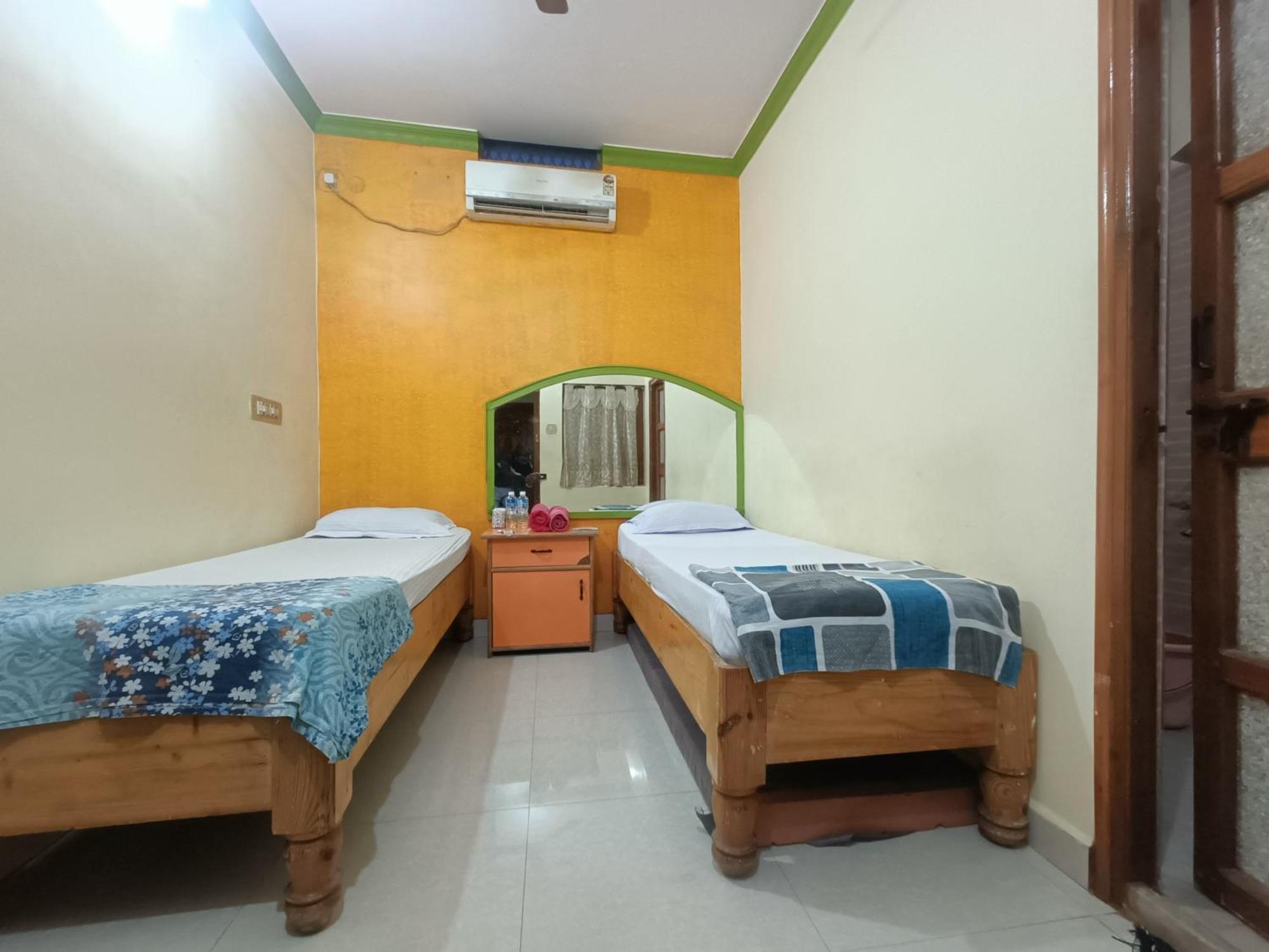 Thilak Home Stay Hampi Extérieur photo