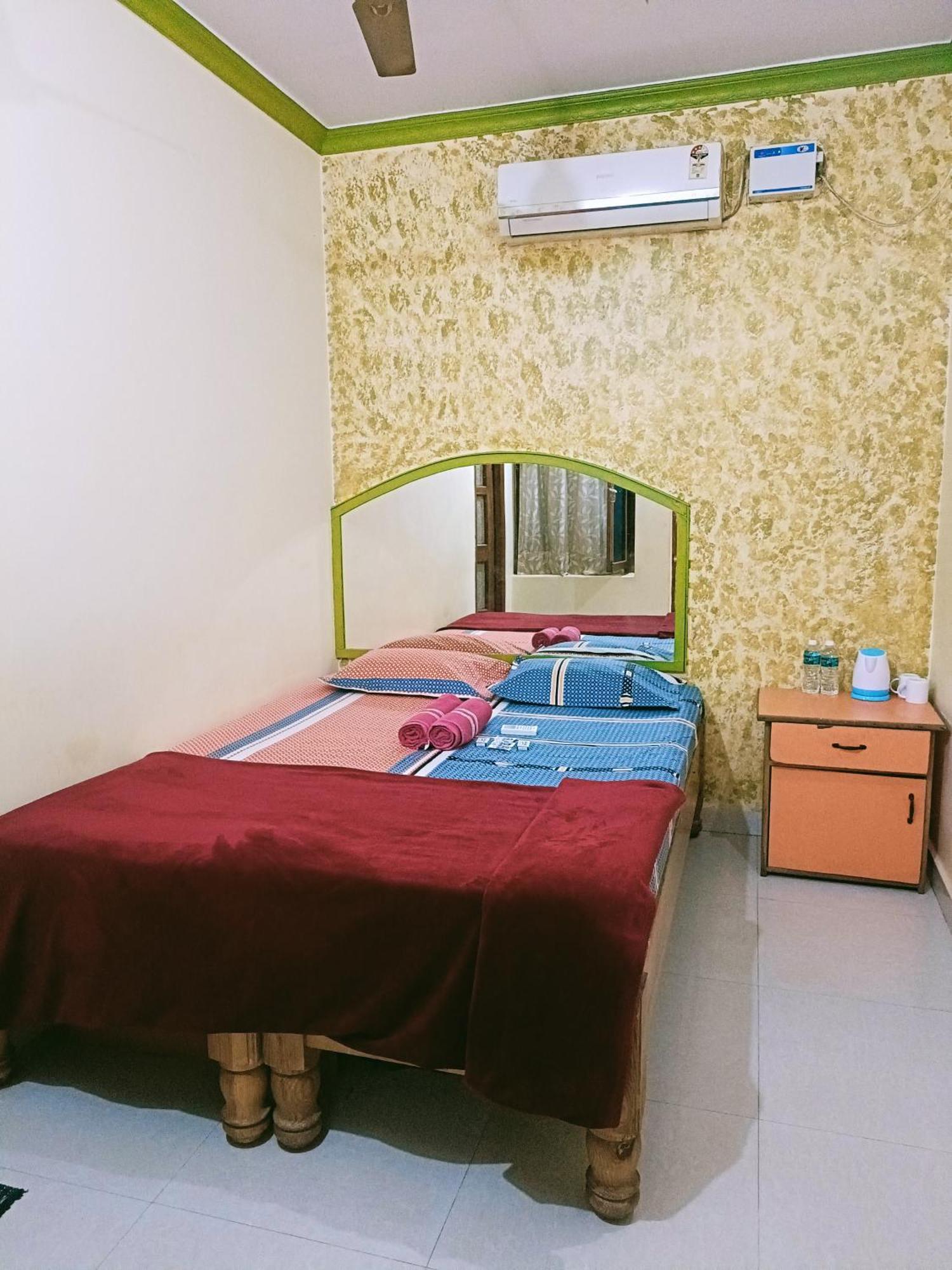 Thilak Home Stay Hampi Extérieur photo