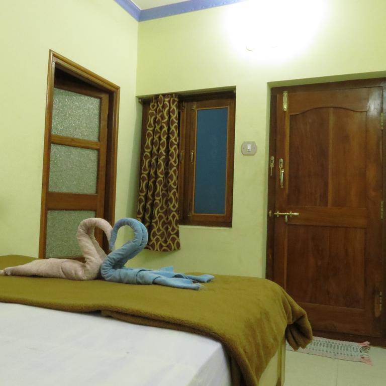 Thilak Home Stay Hampi Extérieur photo